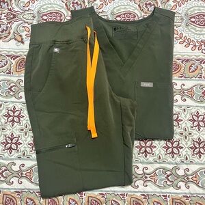 Figs Catarina top small and Zamora jogger xsmall petite